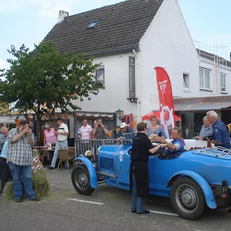 Hotel De Linde 3*
