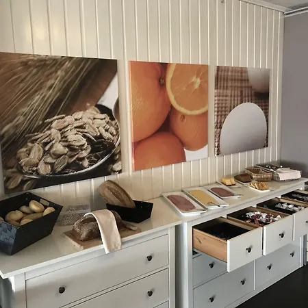 De Linde فندق 3*